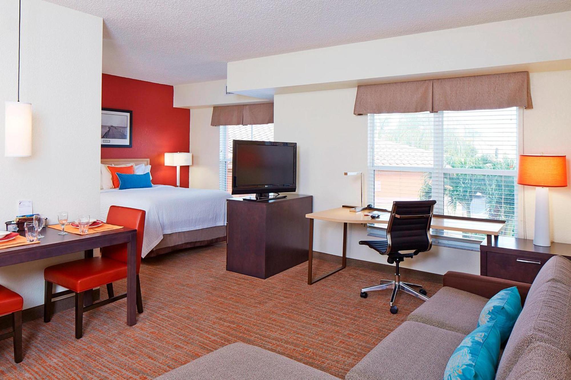 Hotel By Marriott