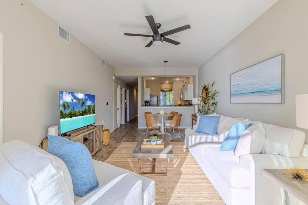 Rare New 2 Bed 2 Bath Golf View In * Naples