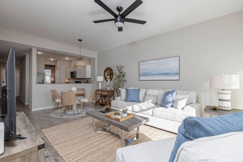 Rare New 2 Bed 2 Bath Golf View In Naples