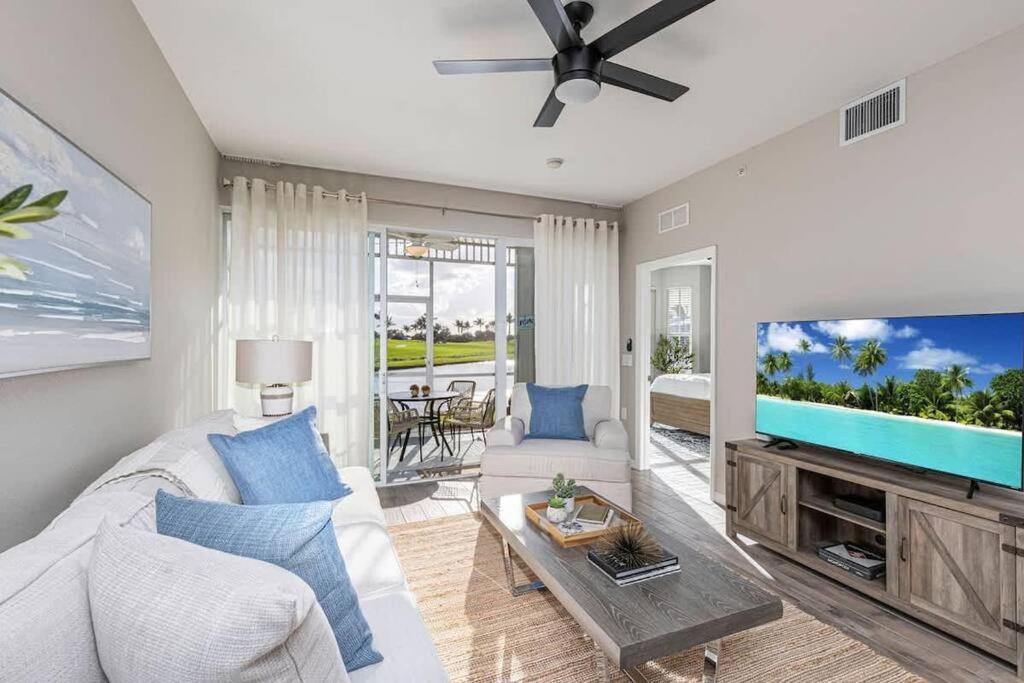 Apartment Rare New 2 Bed 2 Bath Golf View In