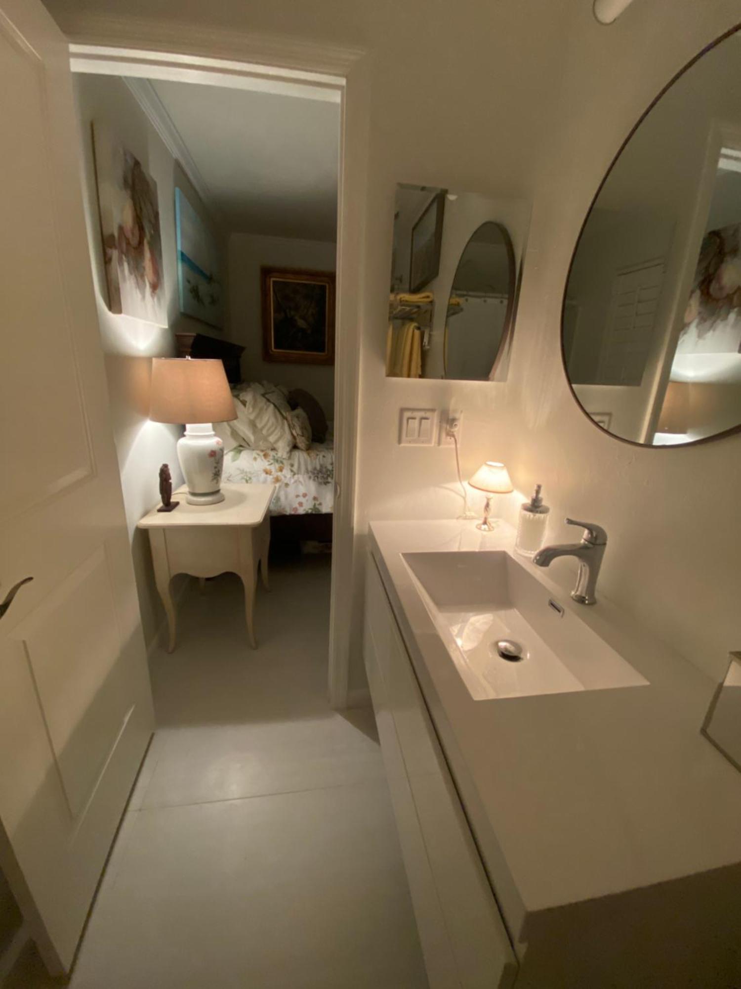 Closest 1br To Vanderbilt Beach, Full Kitchen With Dishwasher, New! Apartment Naples