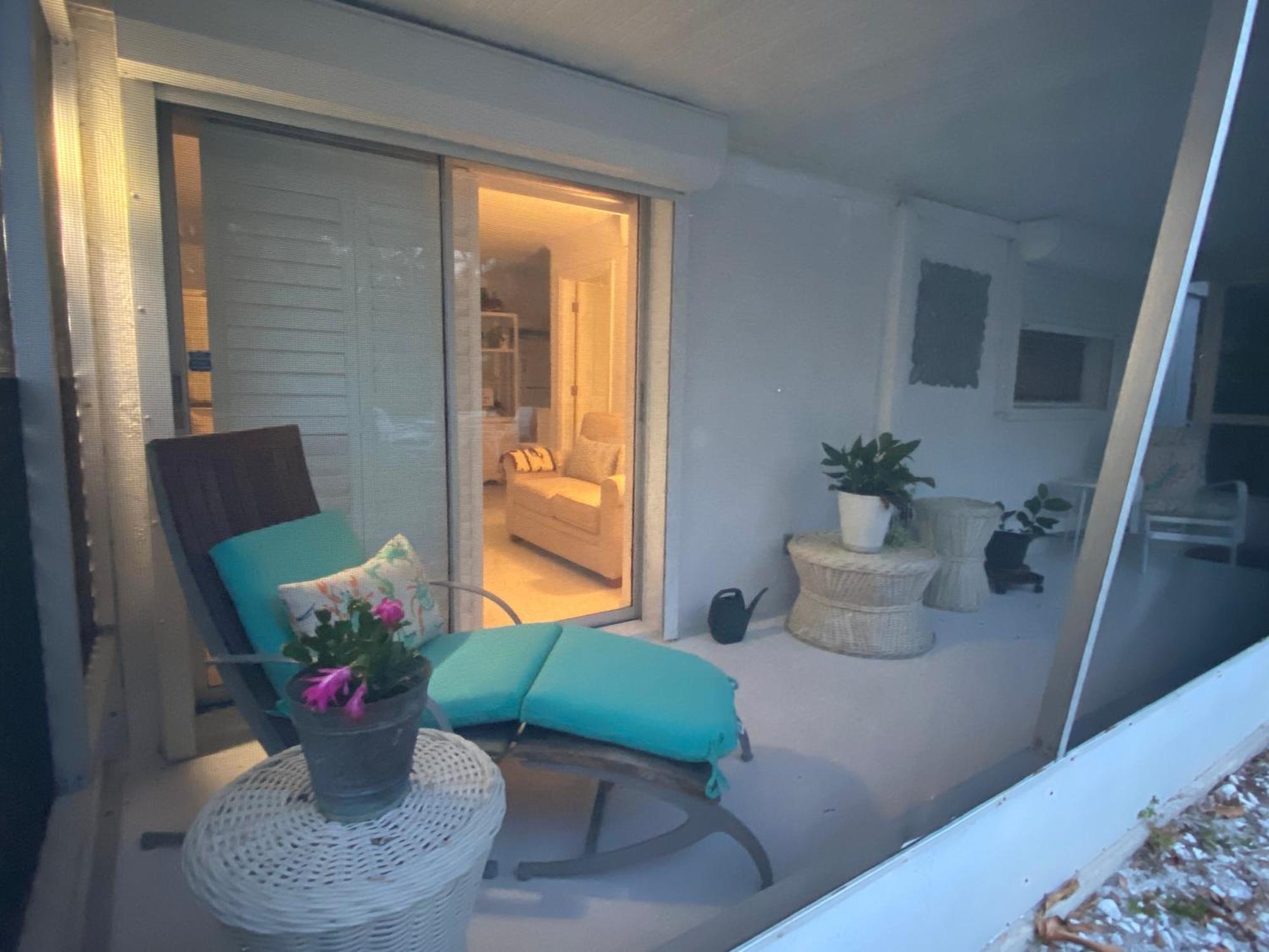 Closest 1br To Vanderbilt Beach, Full Kitchen With Dishwasher, New! Apartment