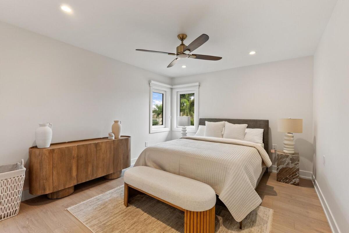 Luxurious Retreat! Naples