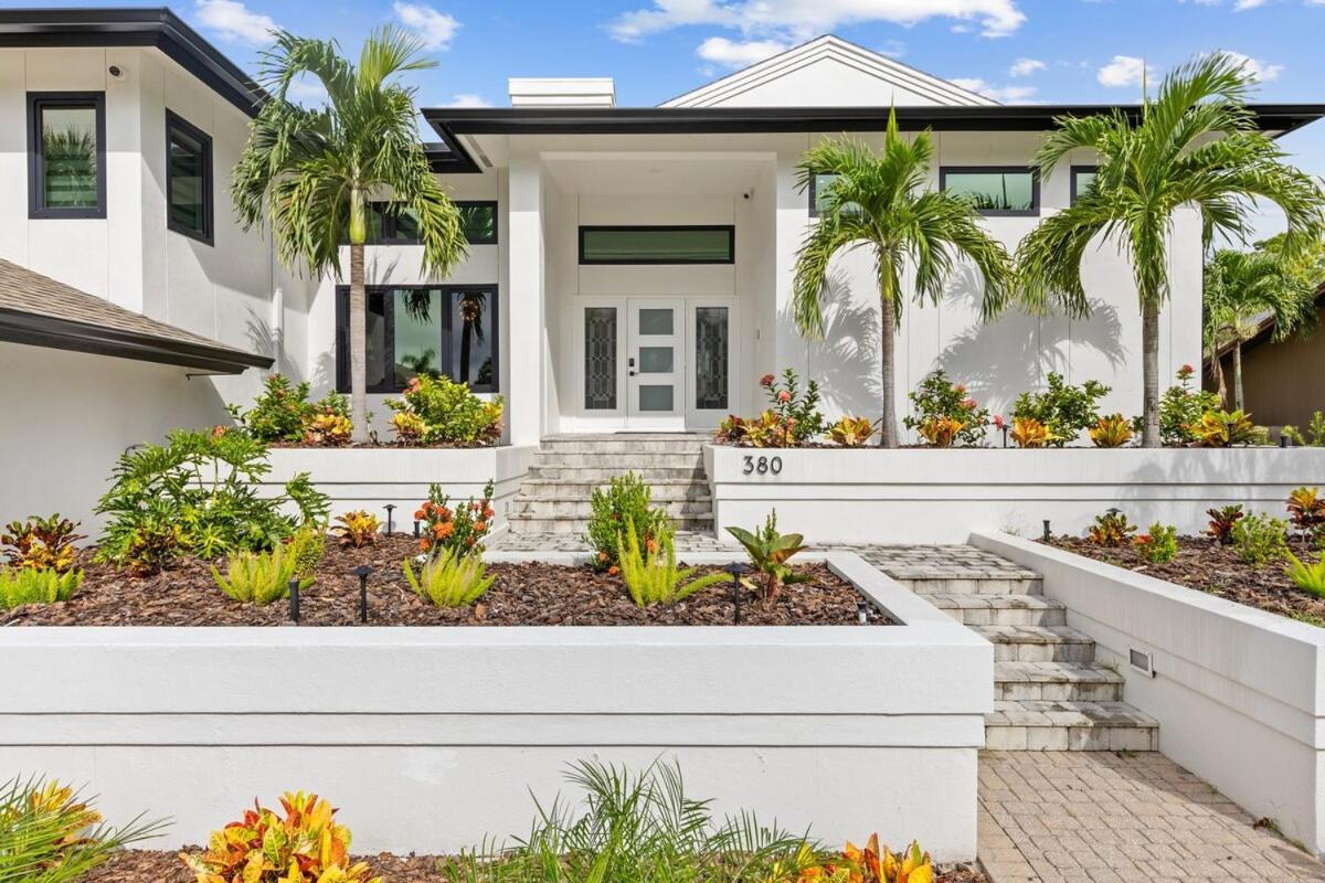 Luxurious Retreat! * Naples