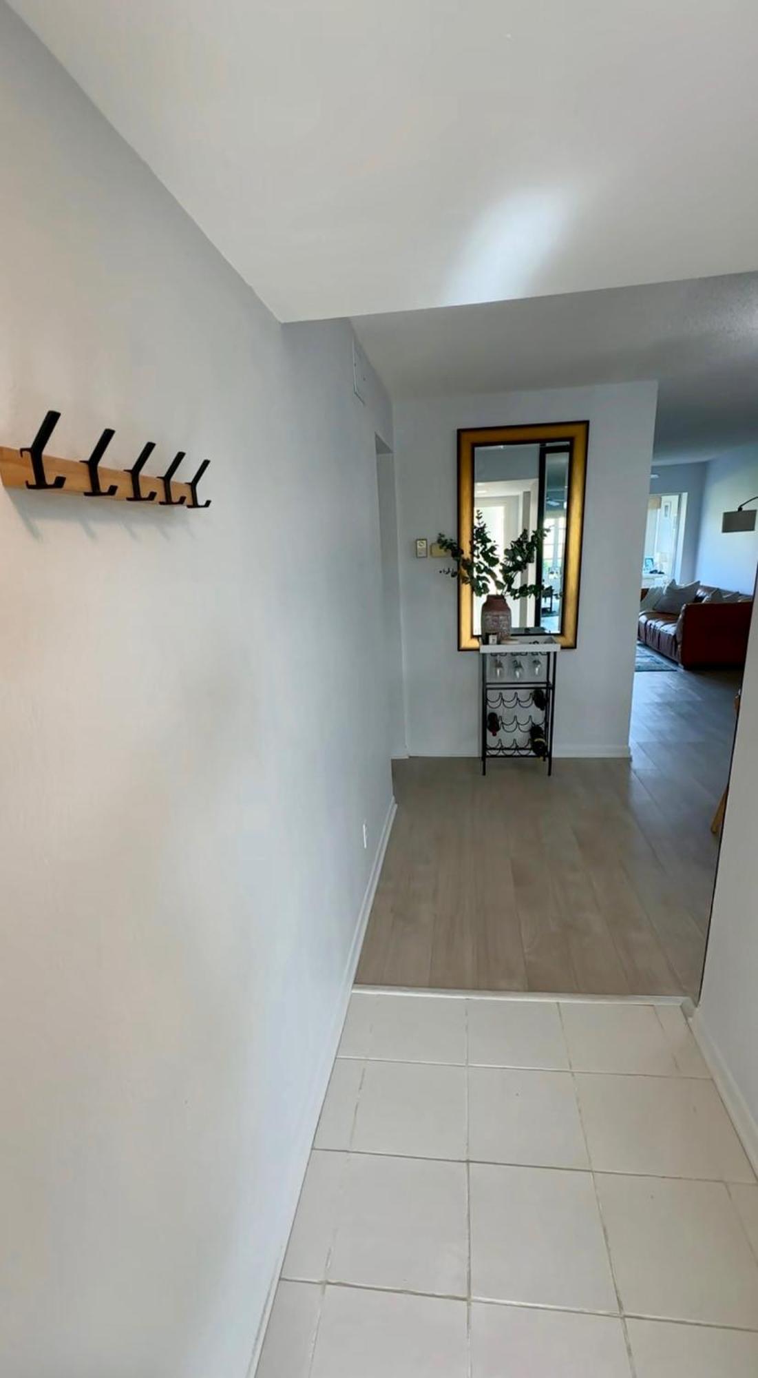 Stunning 2-bd Naples, 55+, Pool, Chickee, Golf