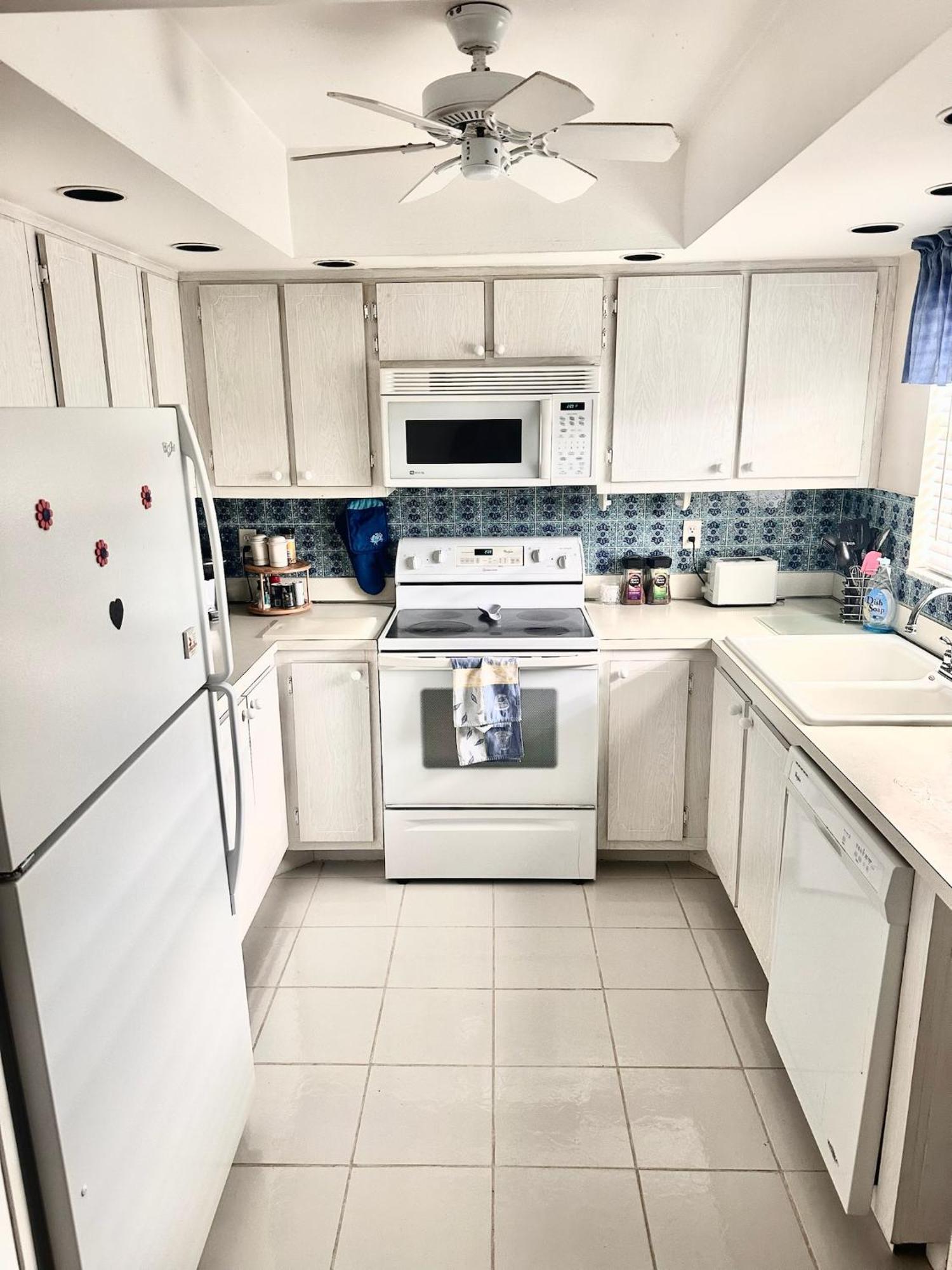 Stunning 2-bd Naples, 55+, Pool, Chickee, Golf Aparthotel *