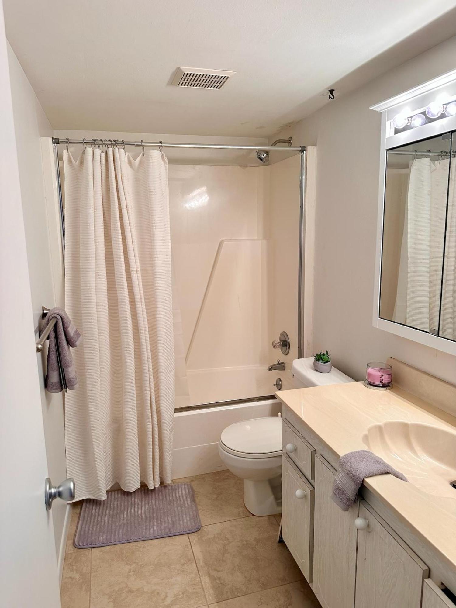 Stunning 2-bd Naples, 55+, Pool, Chickee, Golf Naples