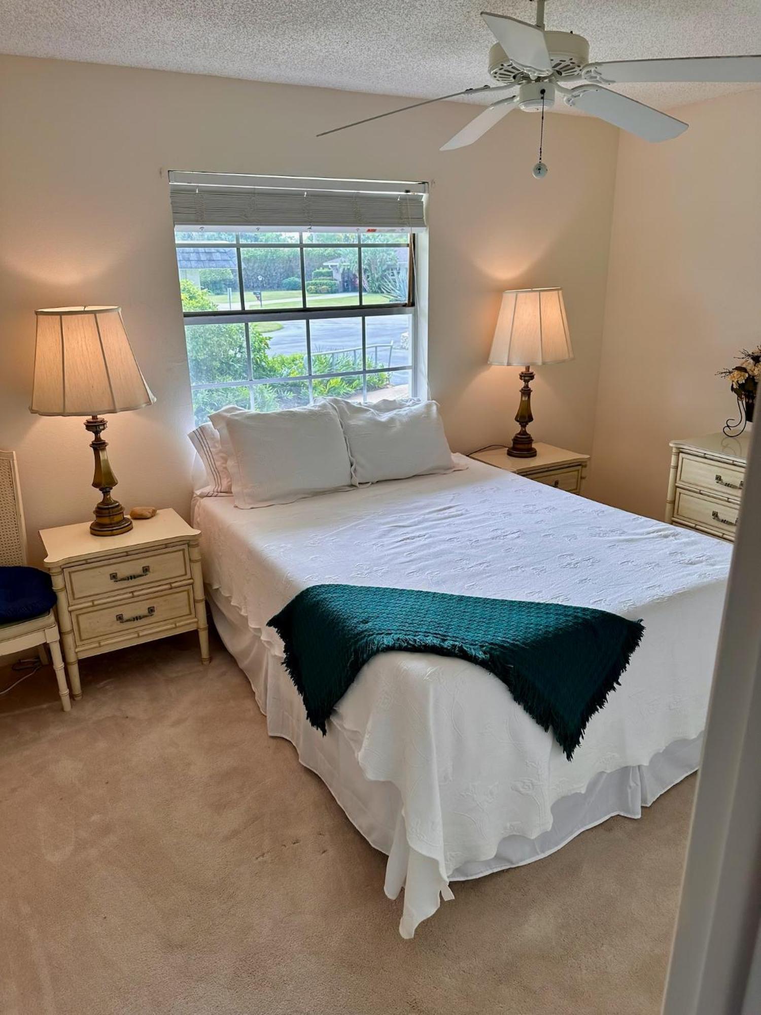 Aparthotel Stunning 2-bd Naples, 55+, Pool, Chickee, Golf Naples