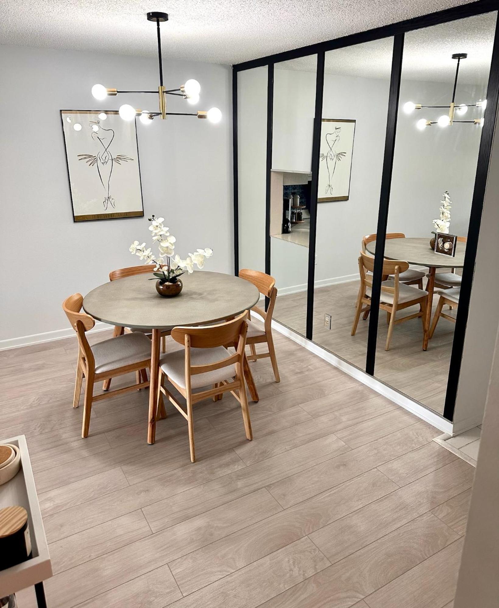 Stunning 2-bd Naples, 55+, Pool, Chickee, Golf Aparthotel