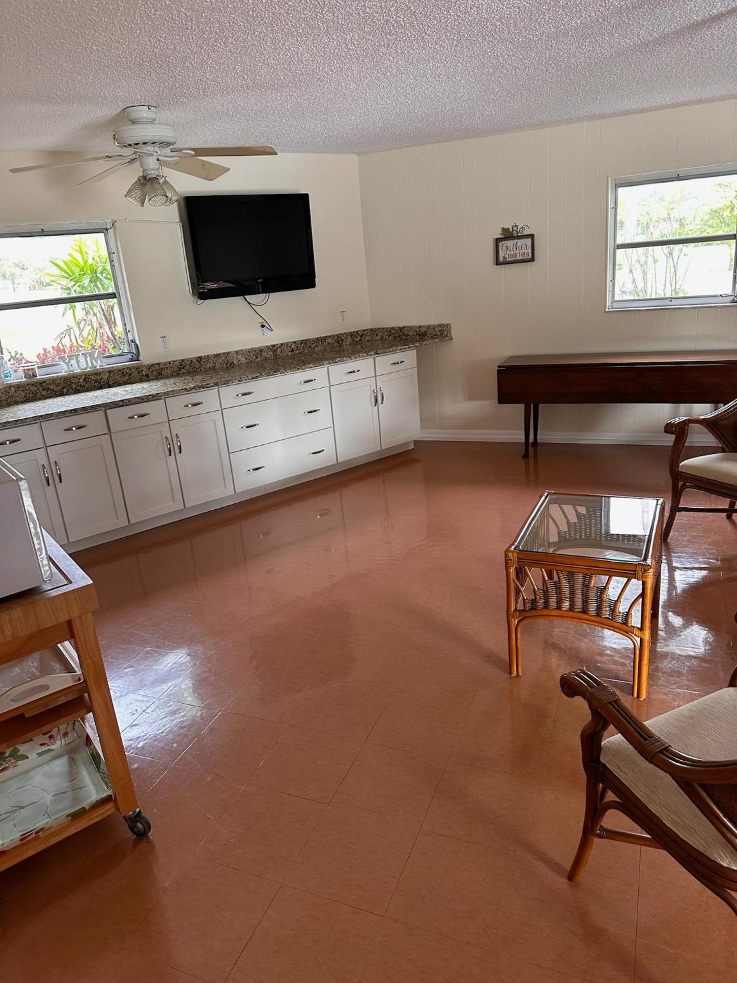 Stunning 2-bd Naples, 55+, Pool, Chickee, Golf Aparthotel *