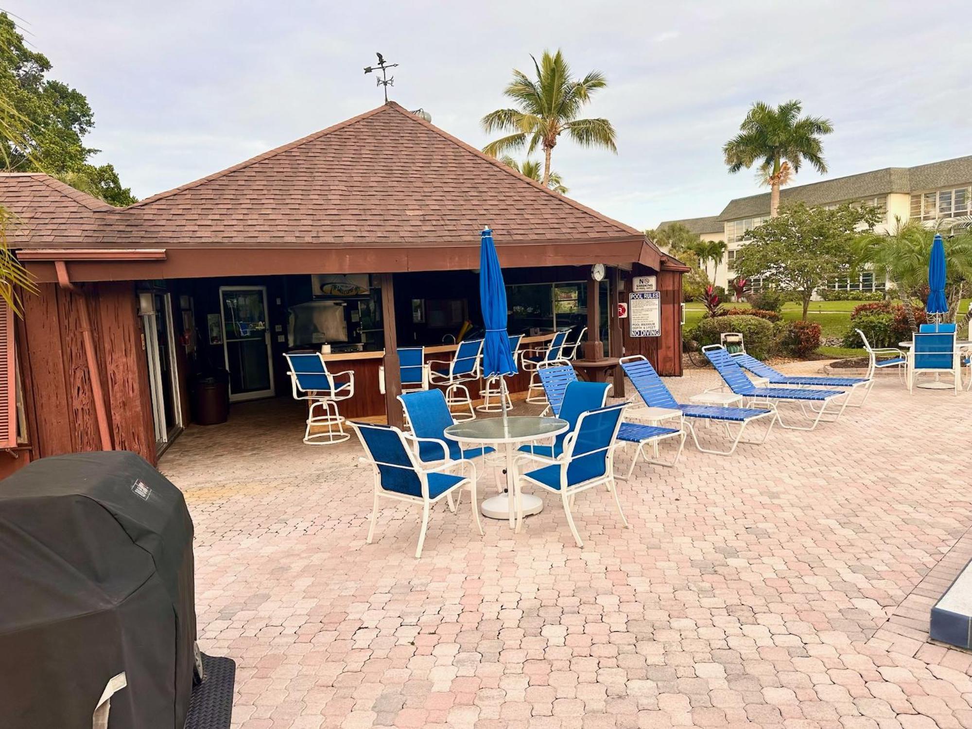 Stunning 2-bd Naples, 55+, Pool, Chickee, Golf Aparthotel Naples