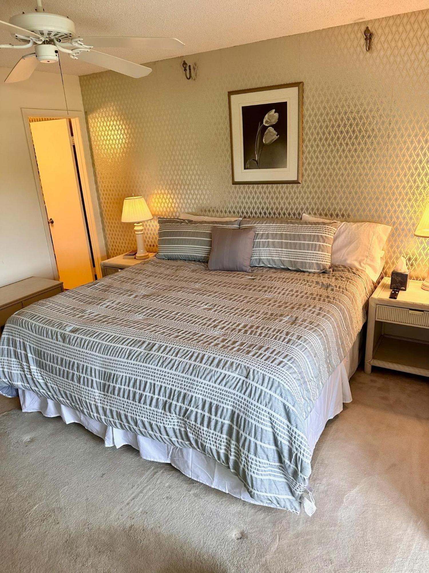 Aparthotel Stunning 2-bd Naples, 55+, Pool, Chickee, Golf Naples