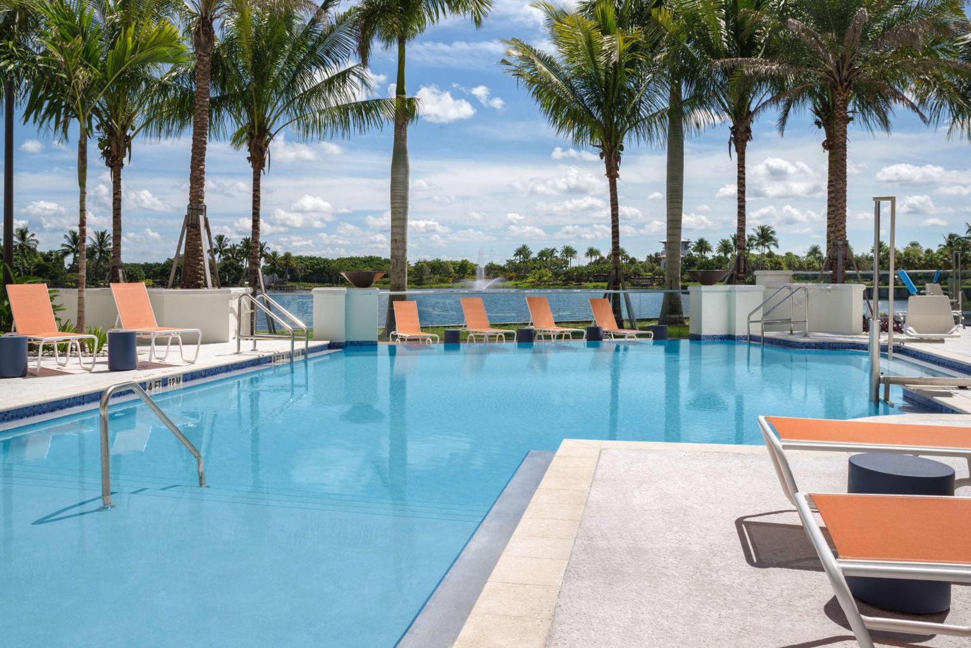 Hampton & Naples South Hotel