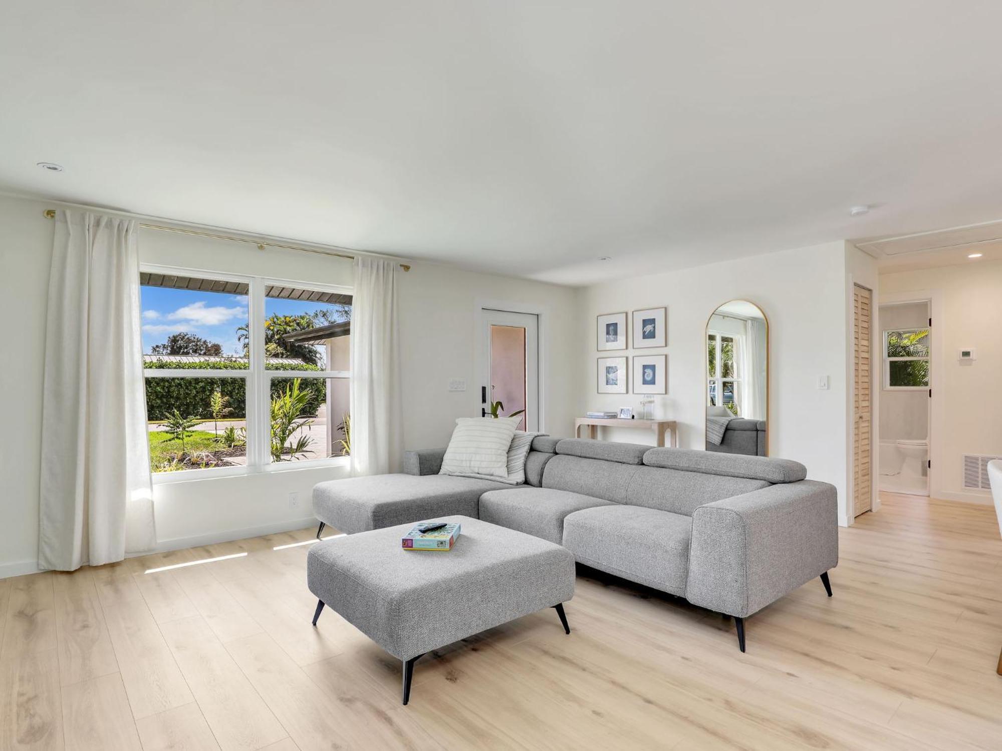 Charming Two-king-bedroom House In Delightful * Naples