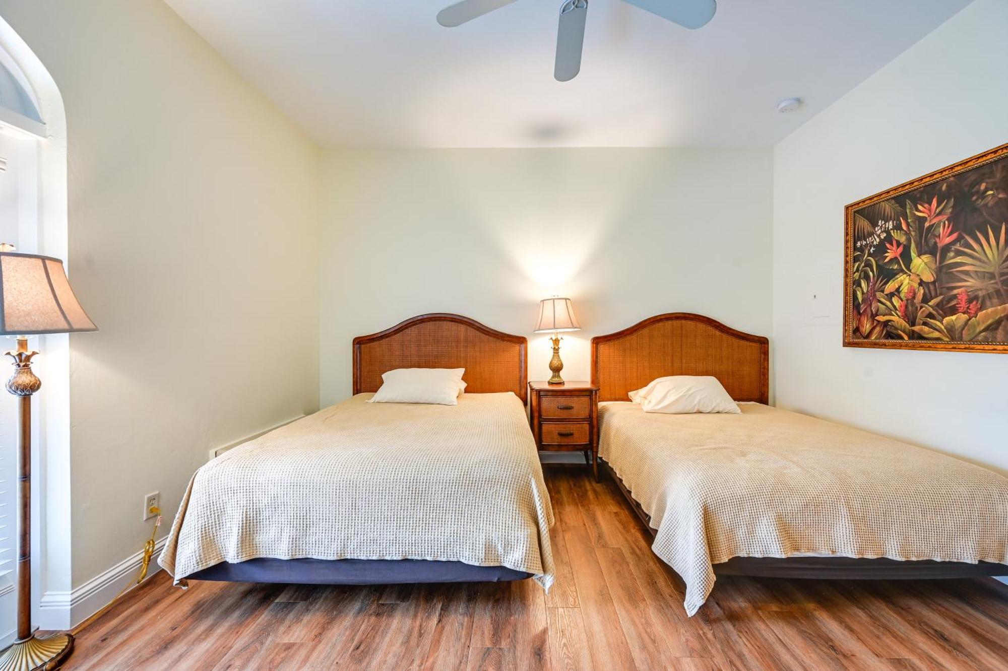 Vacation In Community Apartment Naples