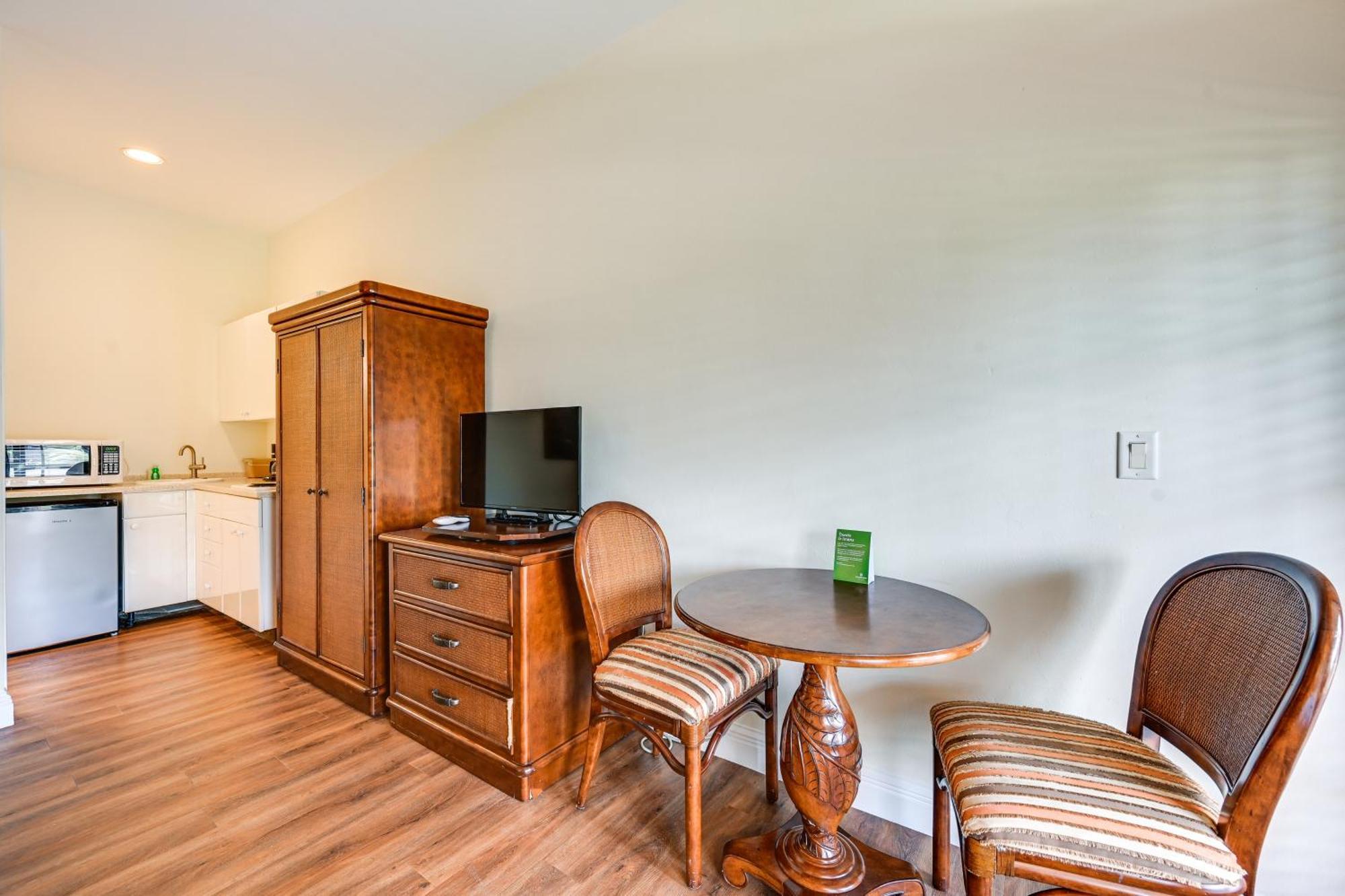 Vacation In Community Apartment