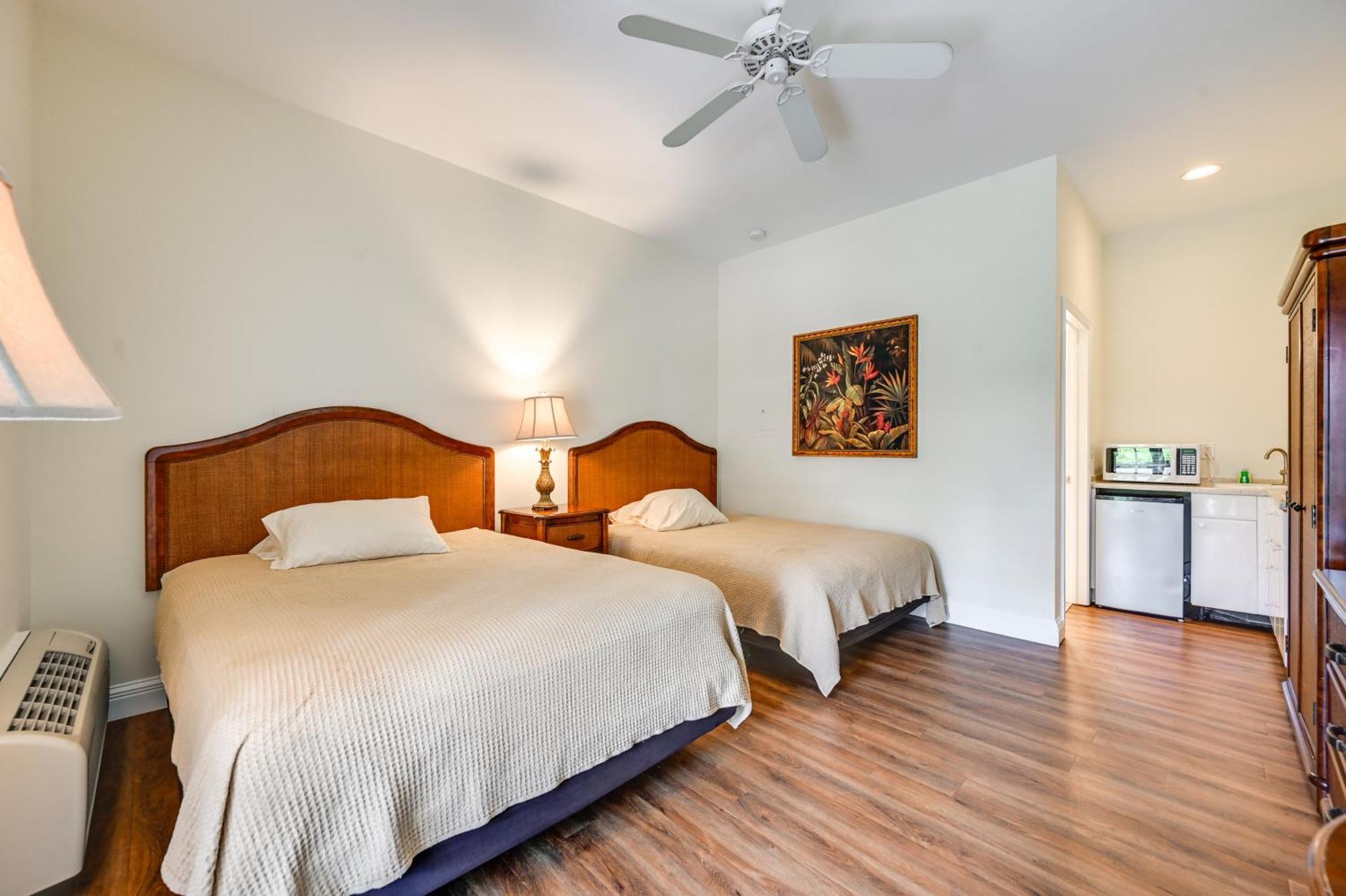 Vacation In Community Apartment Naples