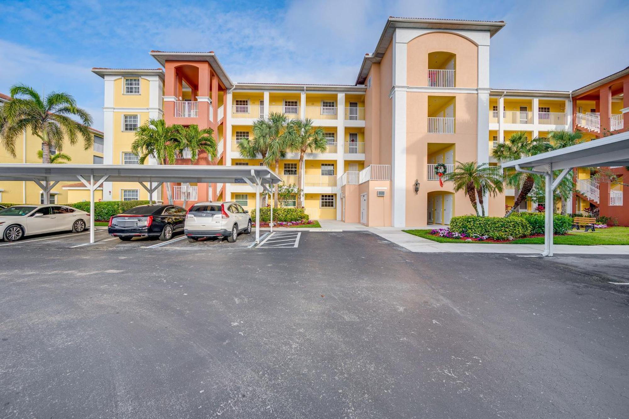 Elegant With Golf View And Community Pool Naples