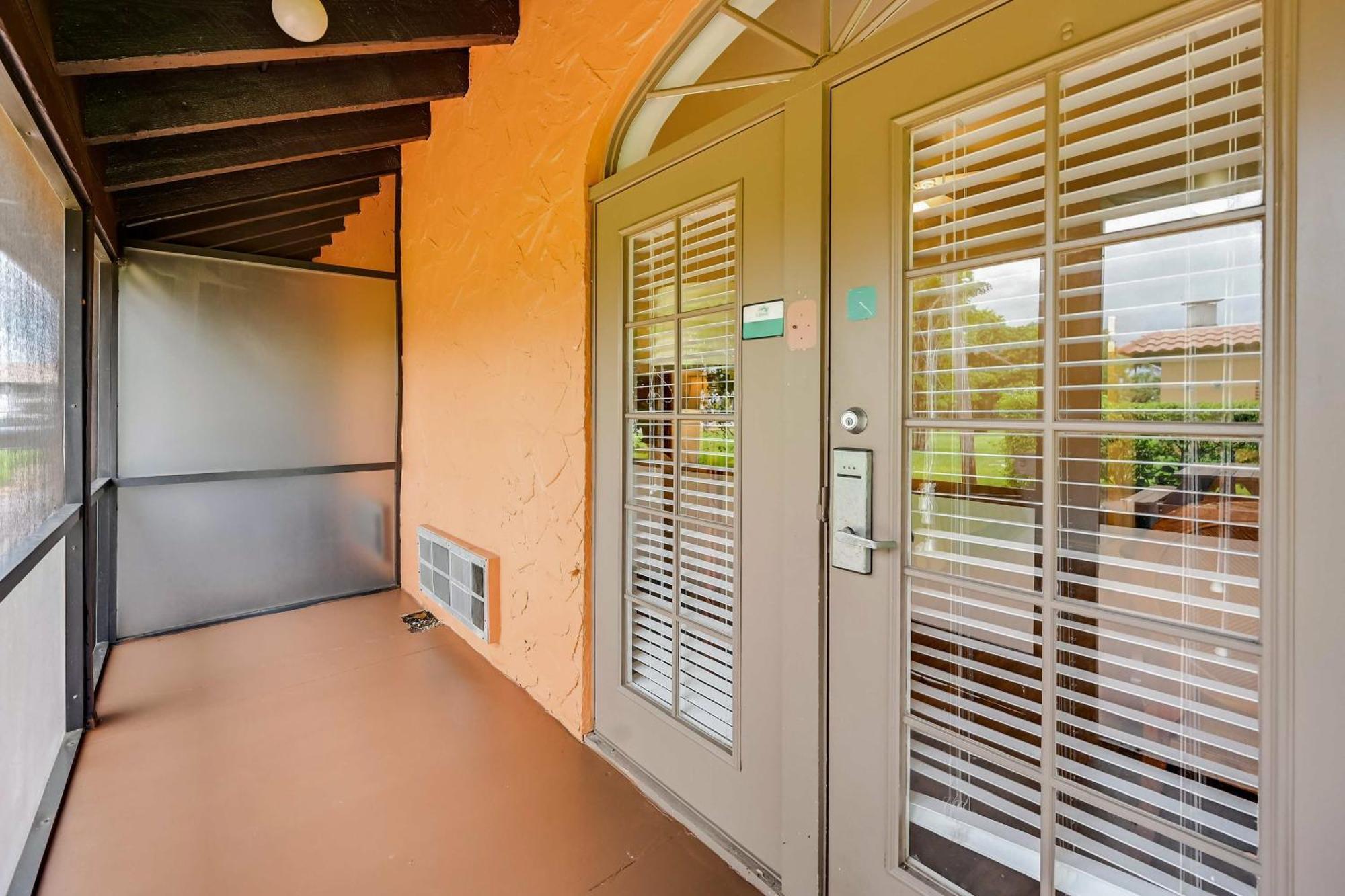 Apartment Retreat With Pool! Naples