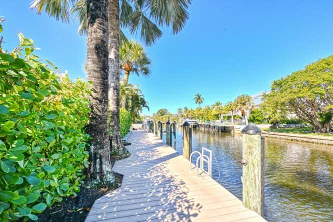 Holiday home 5 Bedroom Luxury Aqualane Shores Heated Pool Boat Slip