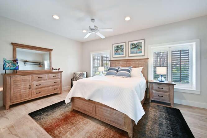 5 Bedroom Luxury Aqualane Shores Heated Pool Boat Slip