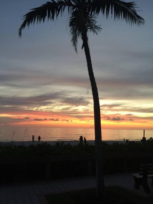 Bike To Beach! Walk To Gomez Tennis Academy Holiday home Naples