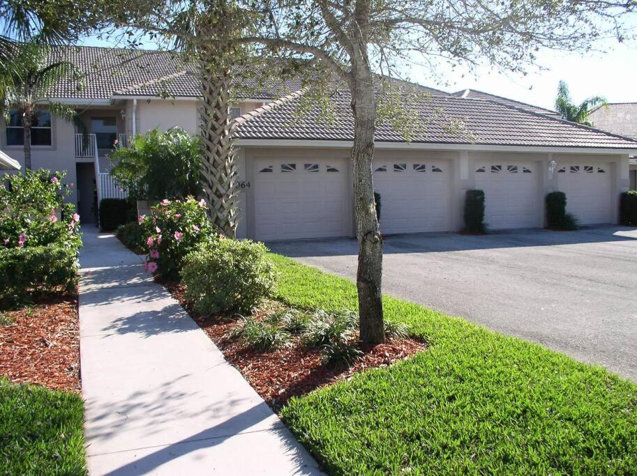 Bike To Beach! Walk To Gomez Tennis Academy Holiday home Naples