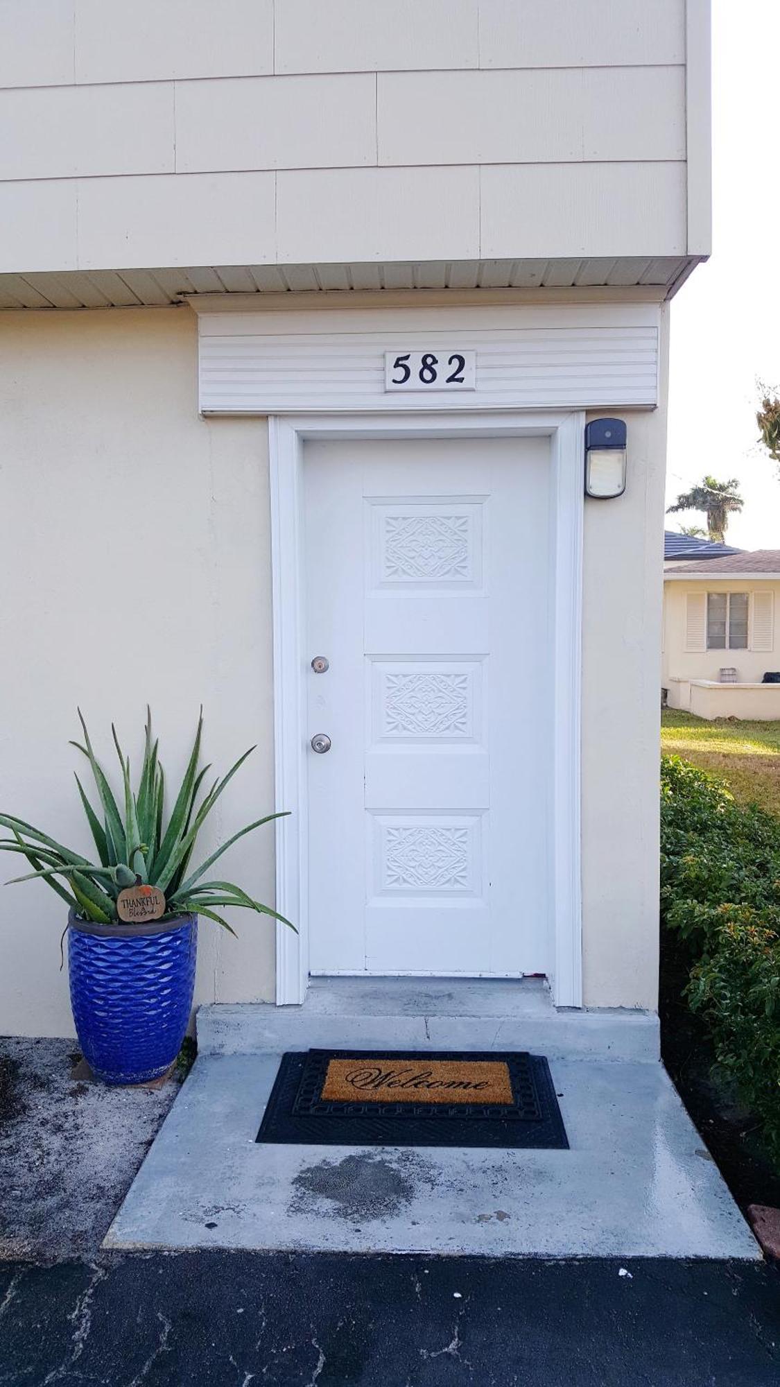 Apartment Park Oasis - Cozy Two Bedroom *