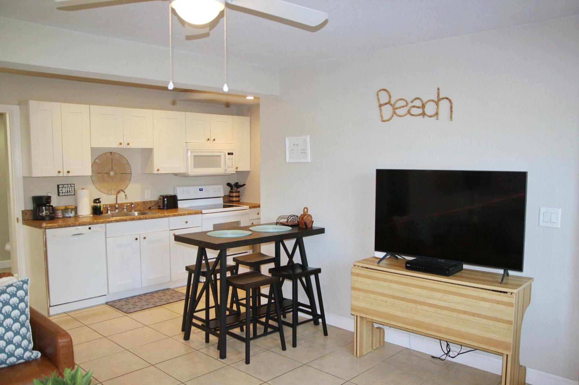 Park Oasis - Cozy Two Bedroom *