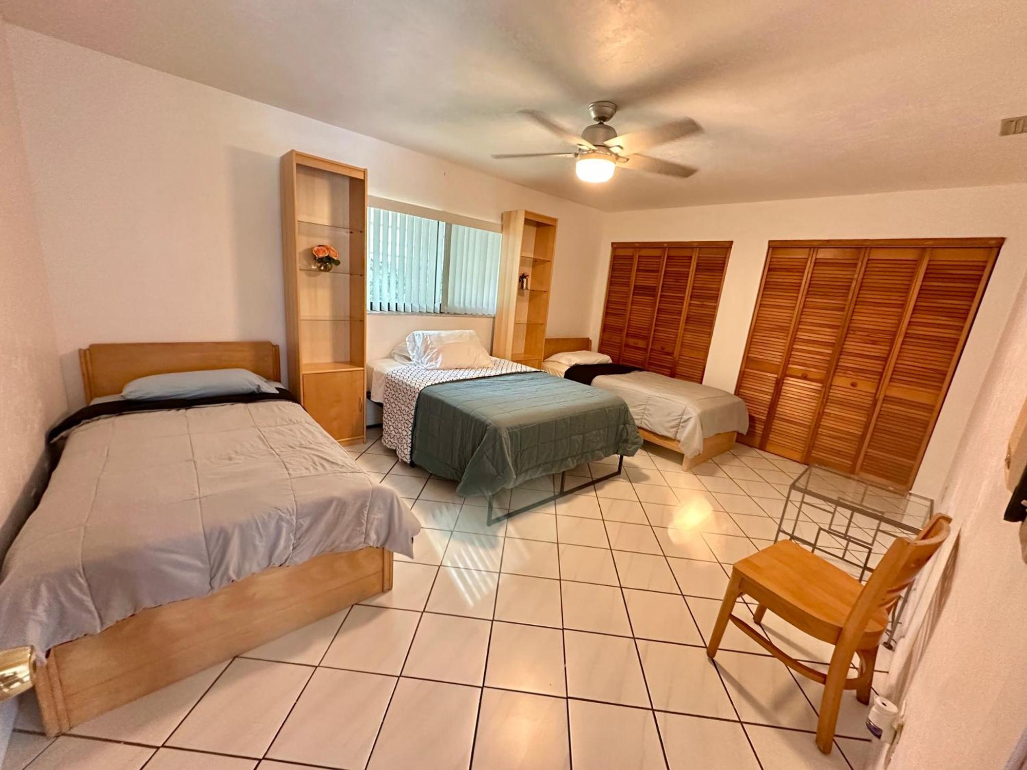 Vacation Pool In The Woods. Holiday home Naples