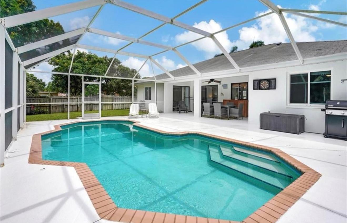 Pool House! Apartment