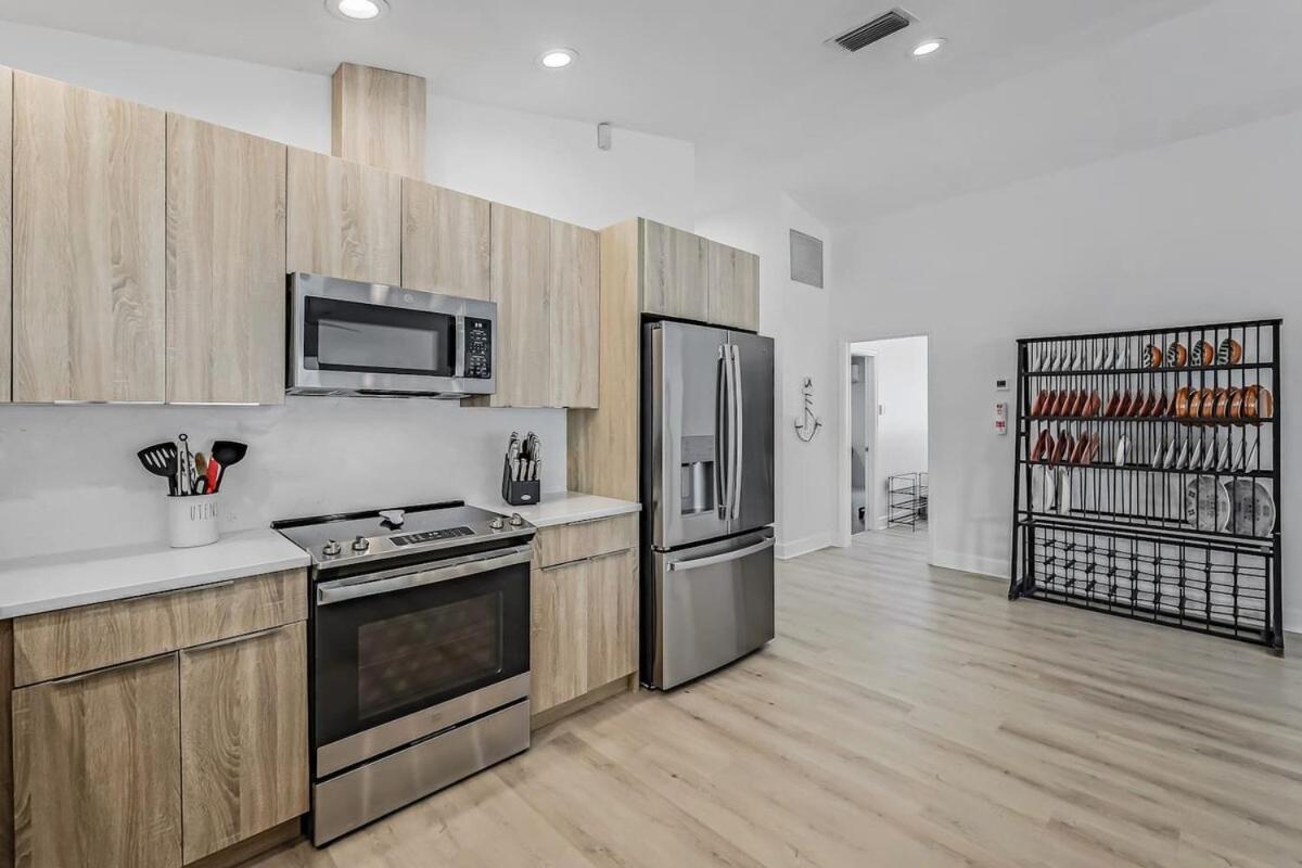 Villa Huge Game Room-near Vanderbilt Beach-new Pool-pets Naples