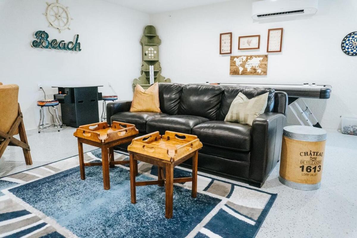 Huge Game Room-near Vanderbilt Beach-new Pool-pets * Naples