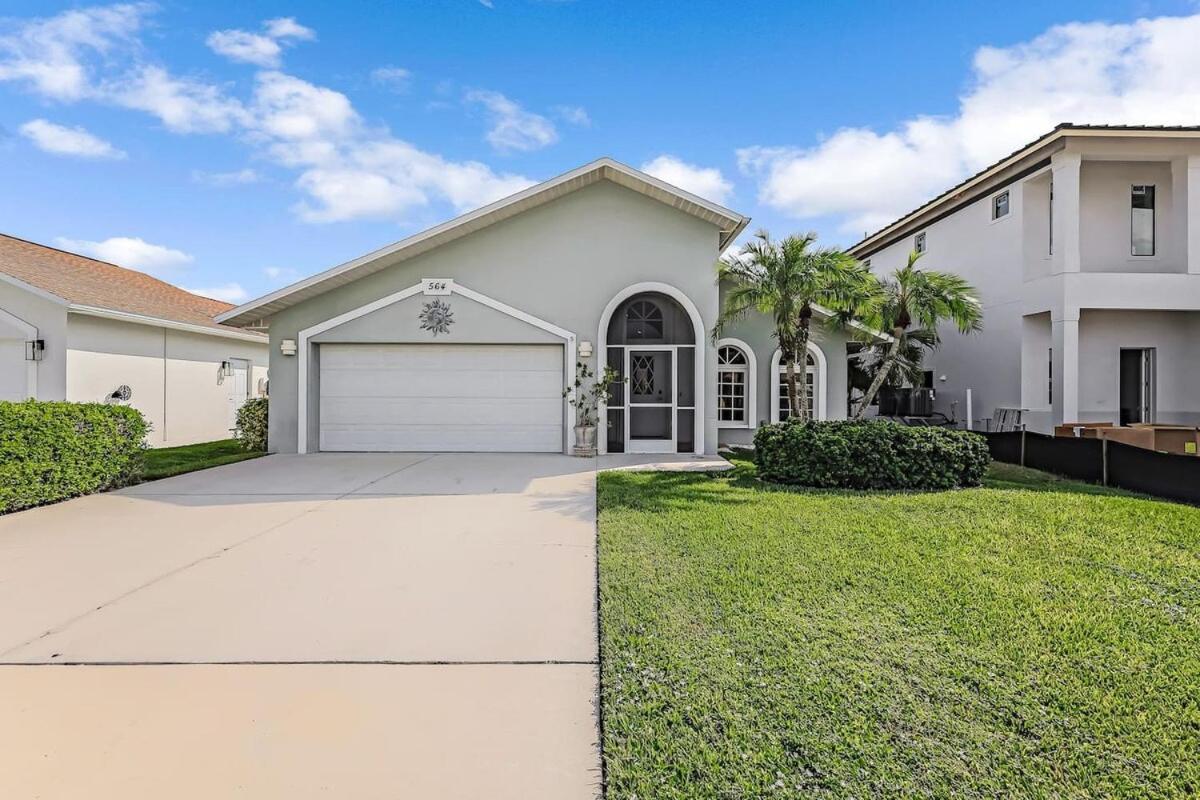 Huge Game Room-near Vanderbilt Beach-new Pool-pets Naples