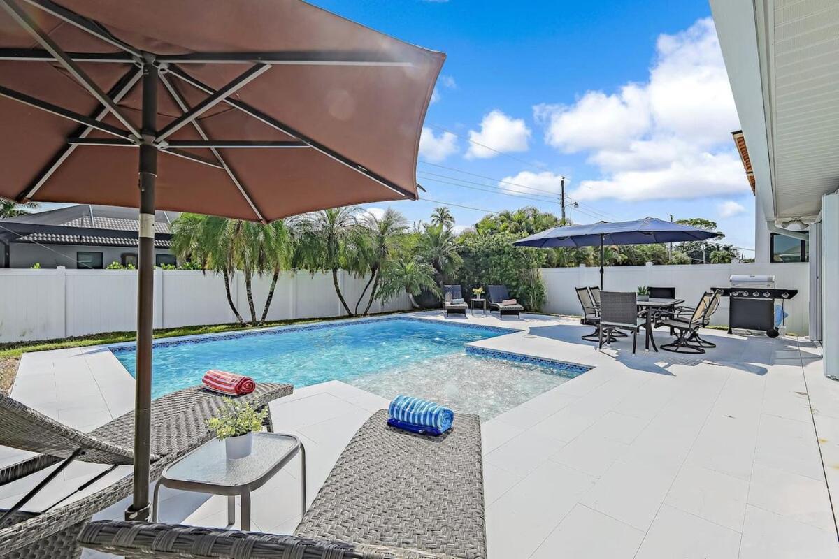 Huge Game Room-near Vanderbilt Beach-new Pool-pets * Naples