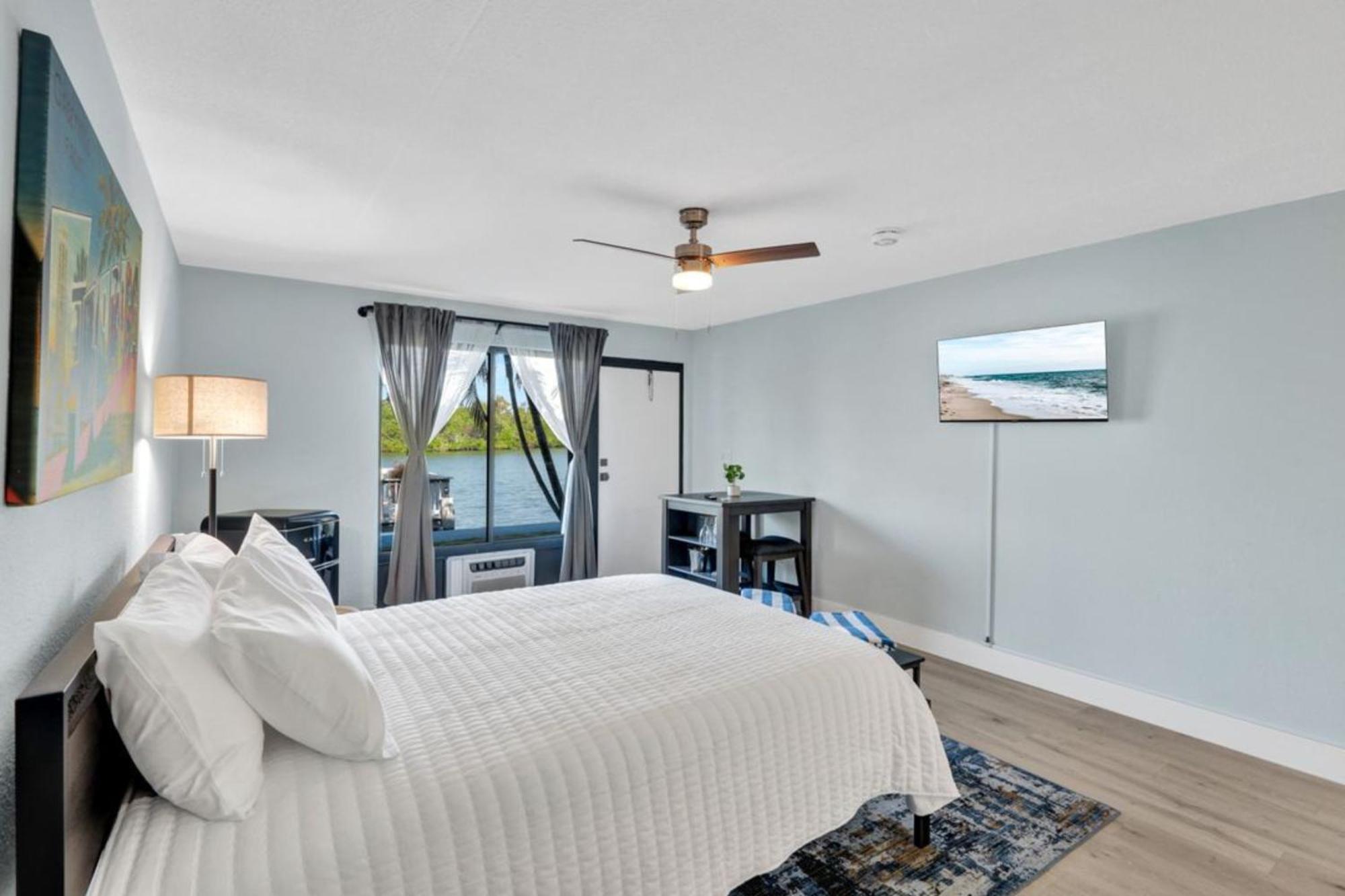 Apartment Waterfront - Isles Of Capri - Island Retreat - Marco Island - Naples