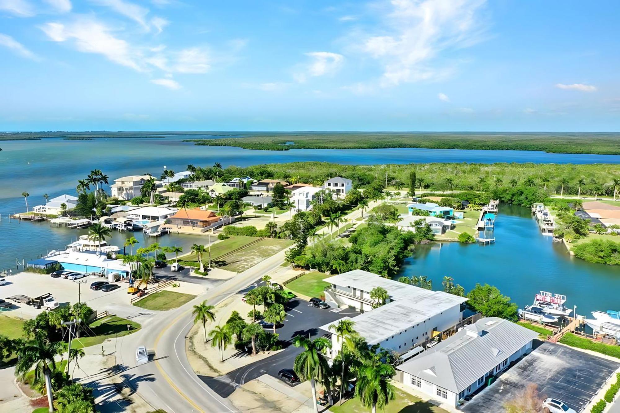 Apartment Waterfront - Isles Of Capri - Island Retreat - Marco Island - Naples