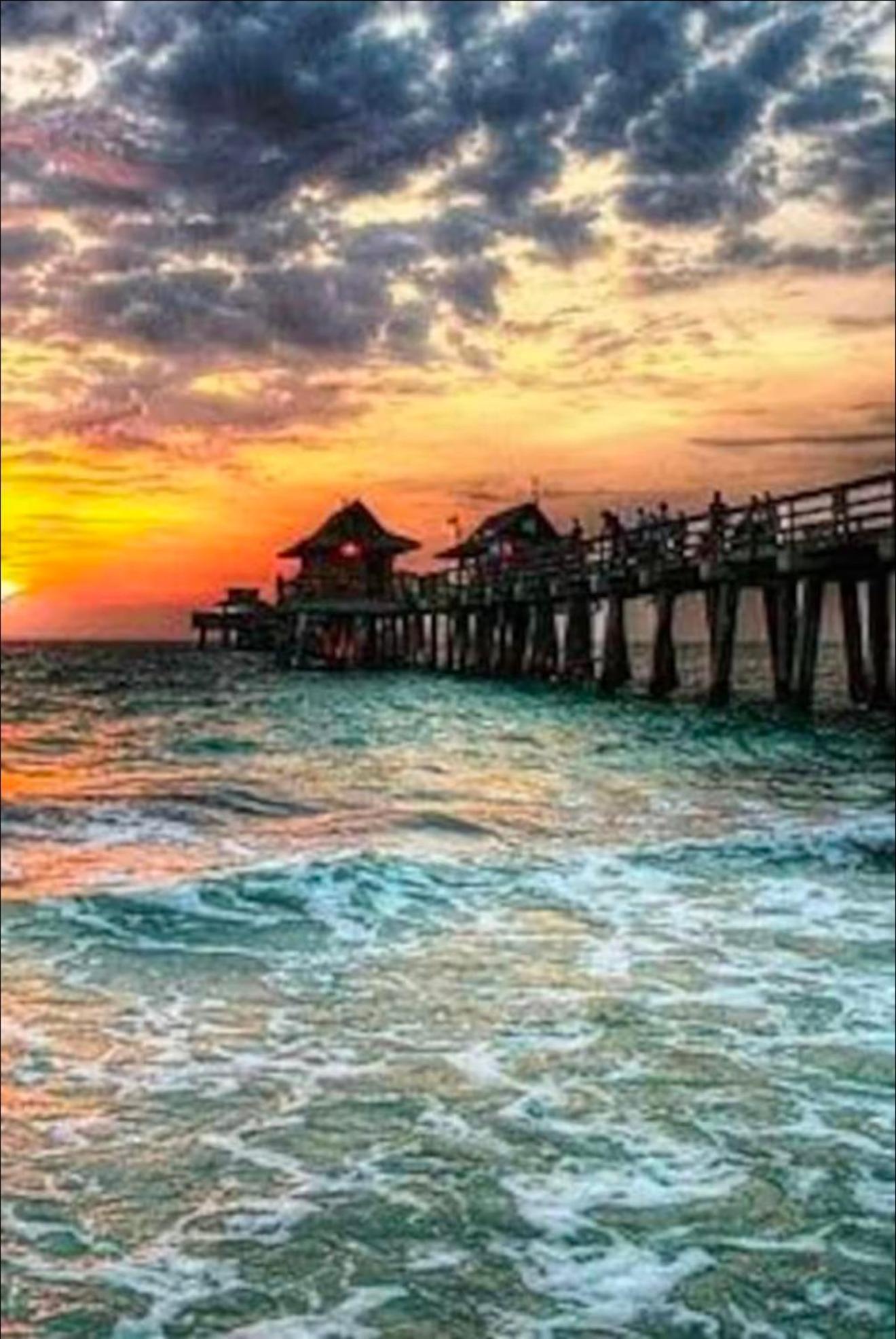 Pool House! * Naples