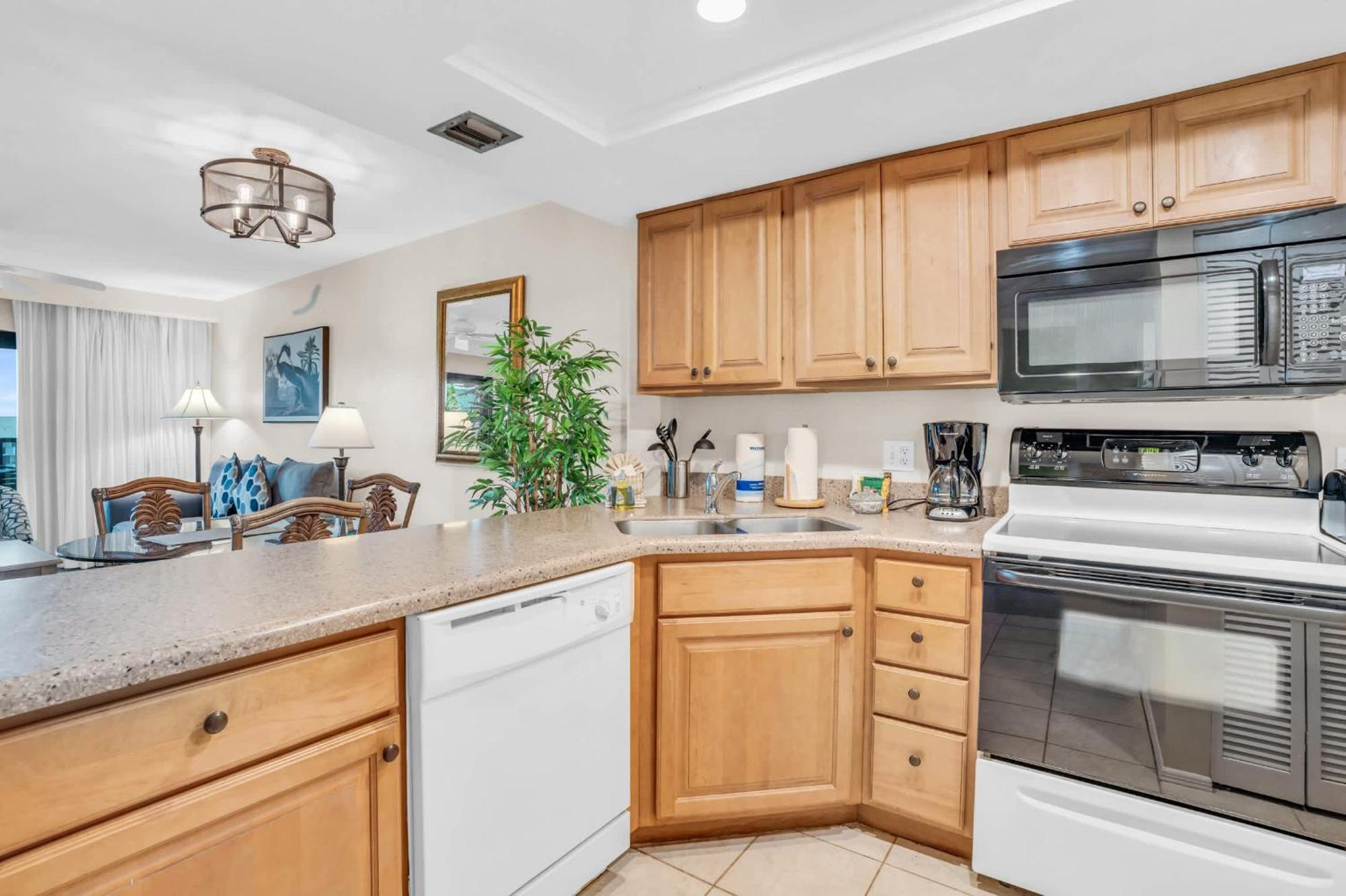 4th Floor Updated Holiday home Naples