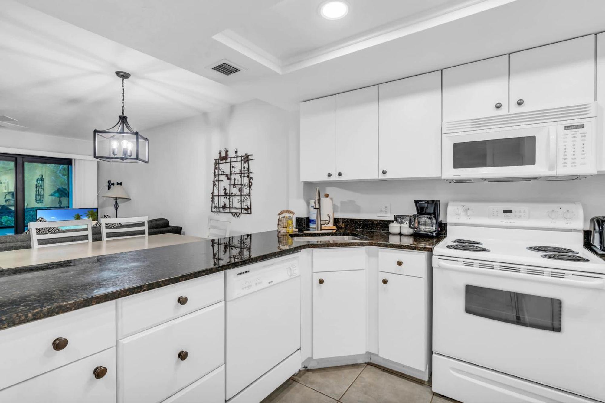 First Floor - Quick Walk To Amenities *