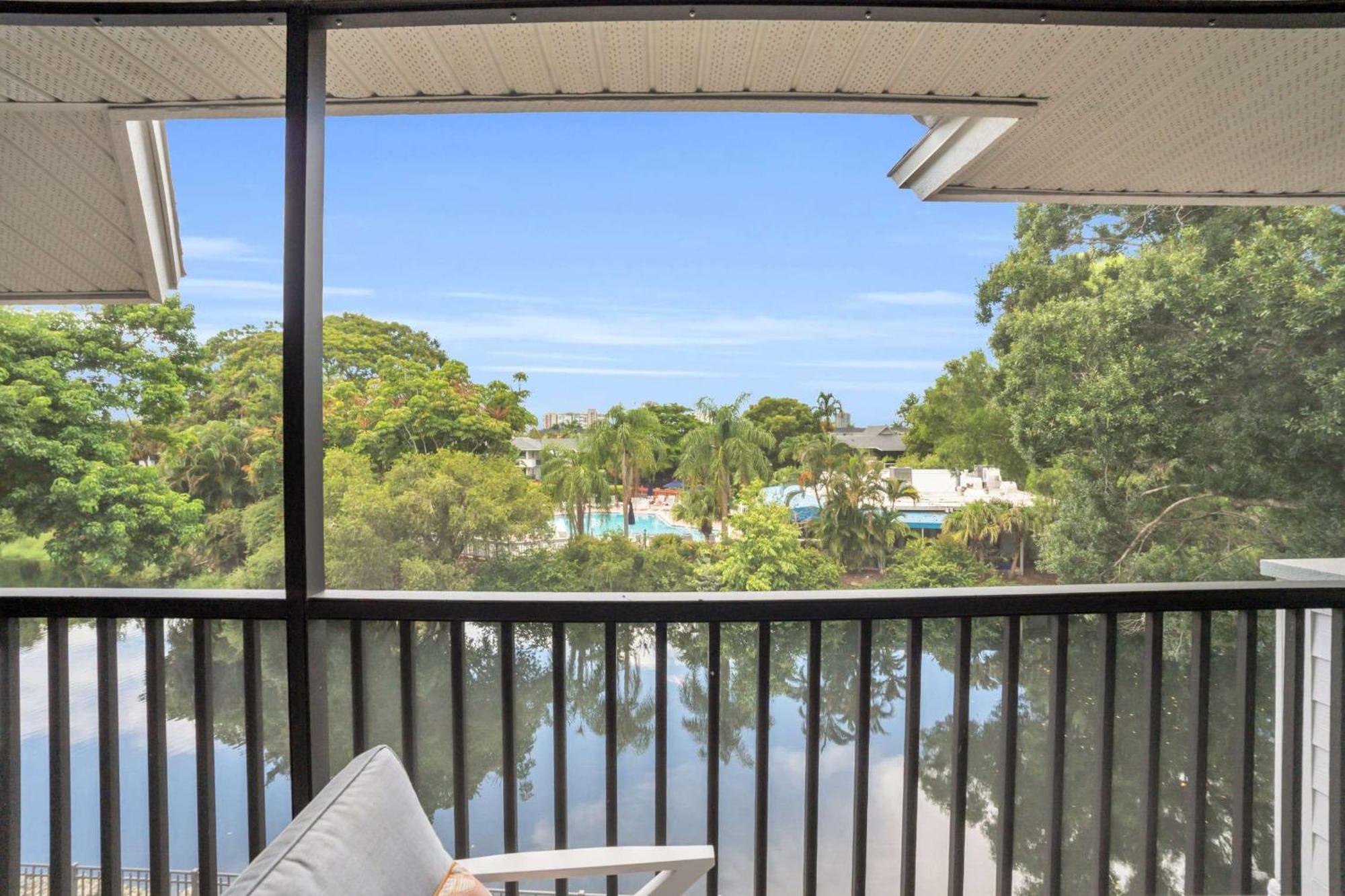 Holiday home Pool And Views Park Shore