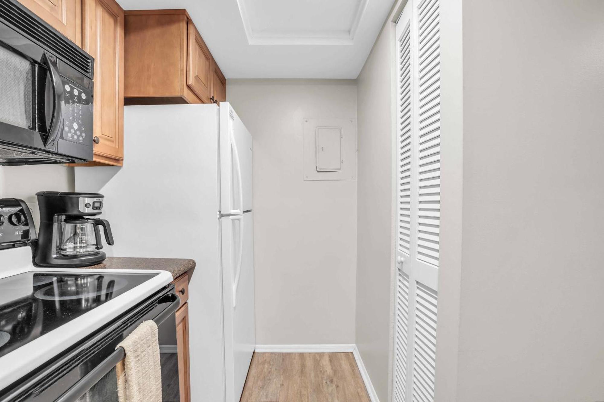 End Unit With Private Views * Naples