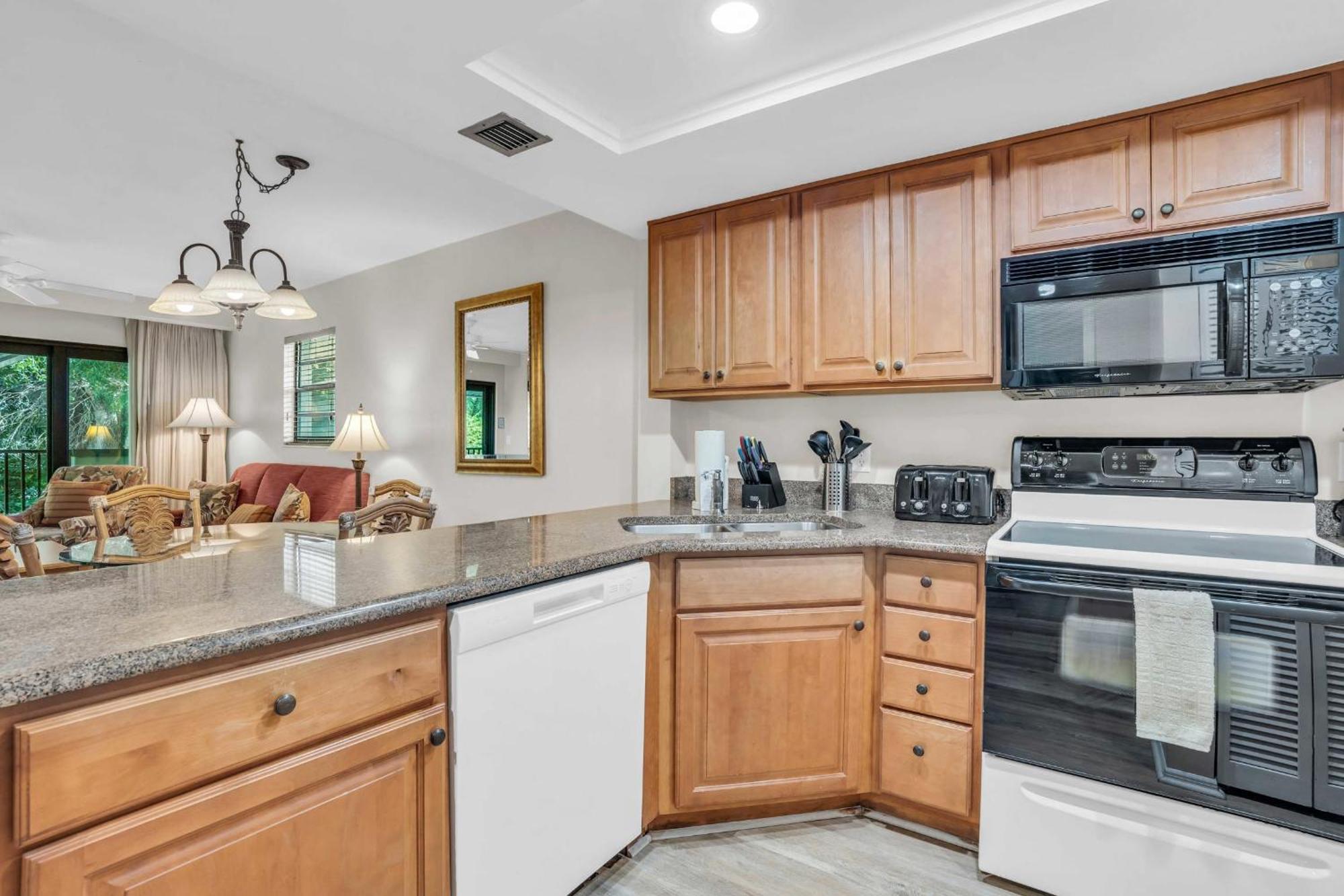 End Unit With Private Views Holiday home Naples