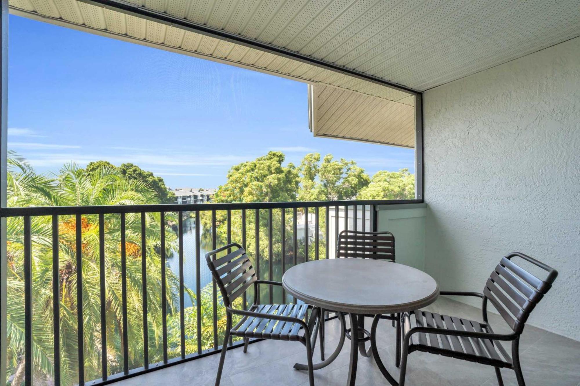 4th Floor Updated * Naples