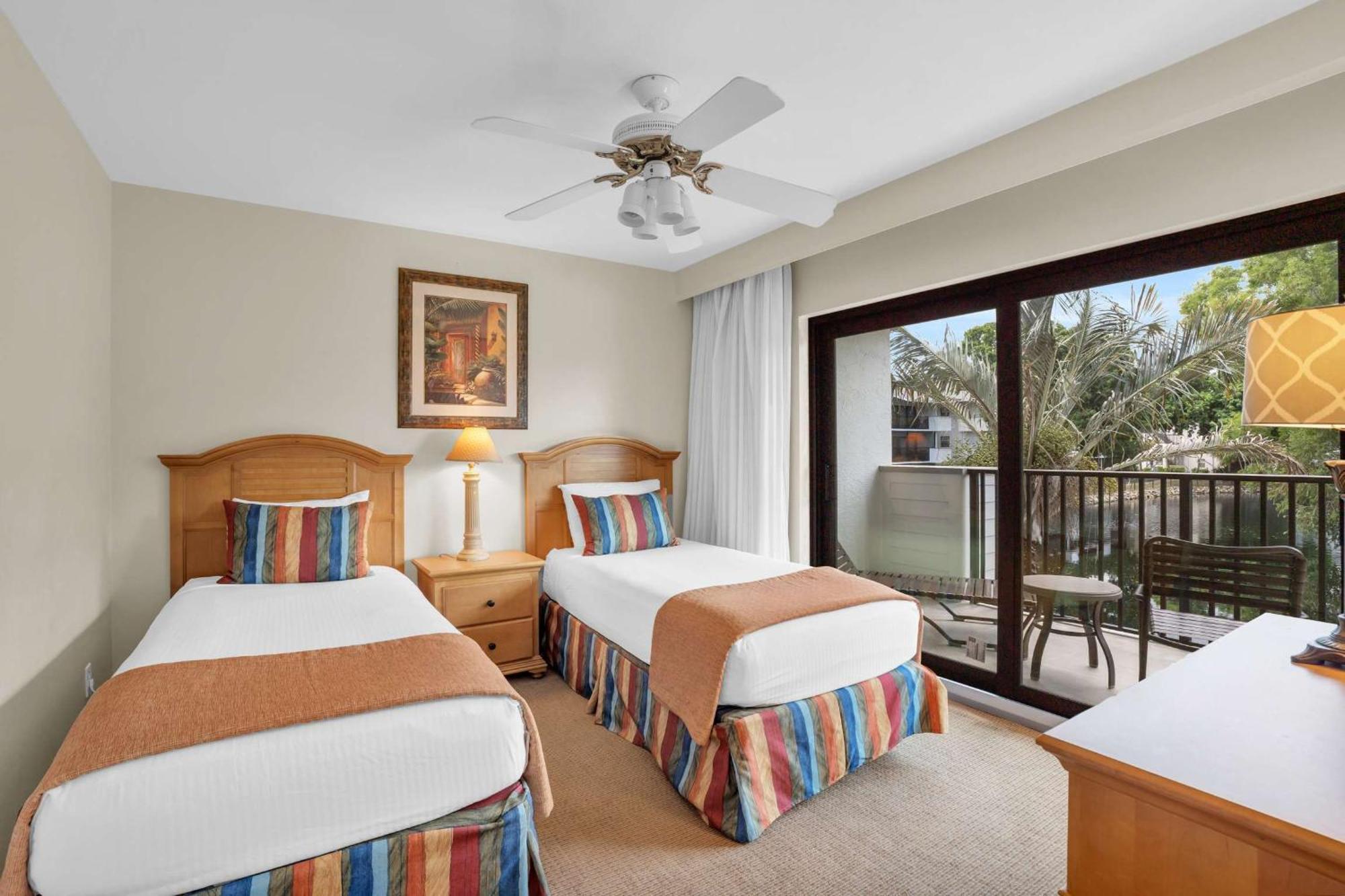 End Unit With Views From Lanai Holiday home *