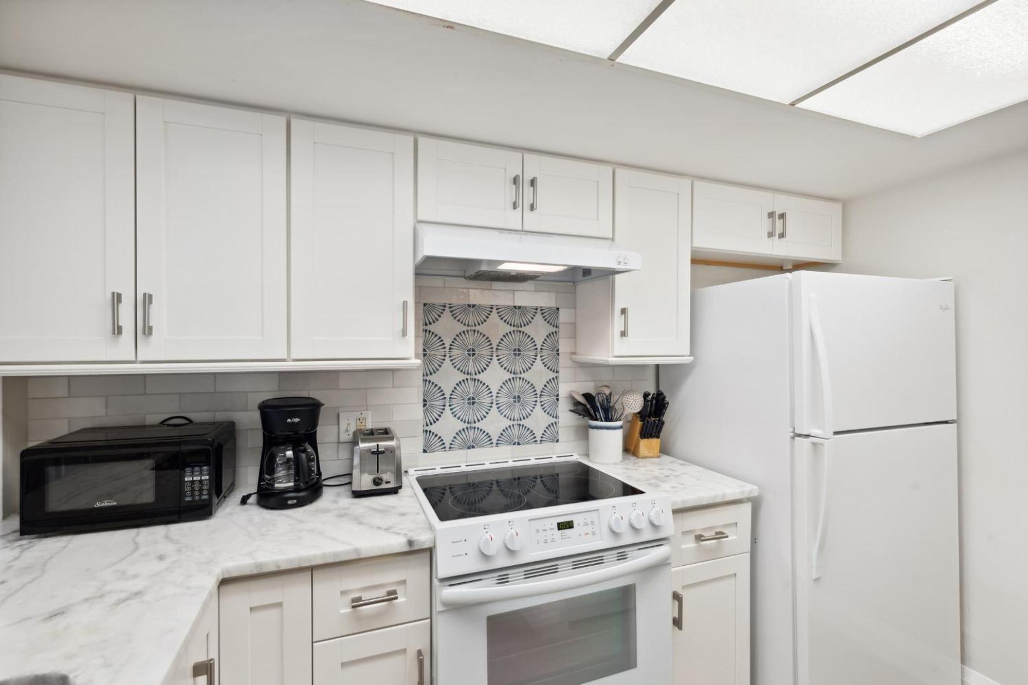 Holiday home End Unit - Renovated Views And Close To The Lobby Naples