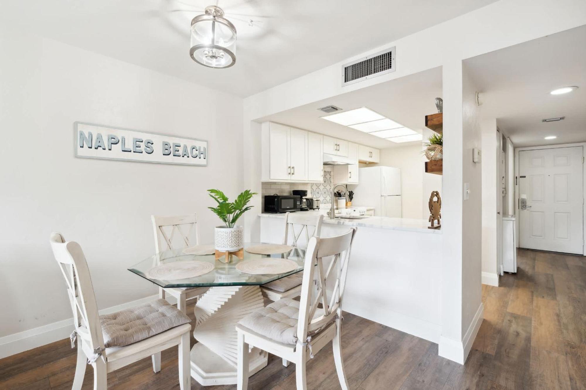 End Unit - Renovated Views And Close To The Lobby Holiday home *