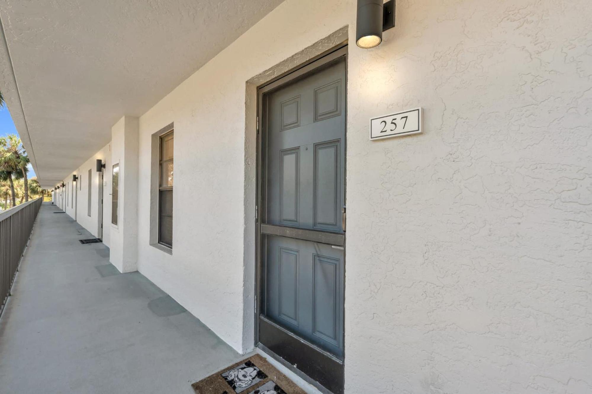Close To The Lobby And Pool - Peaceful Views And Comfy Furnishings Holiday home Naples