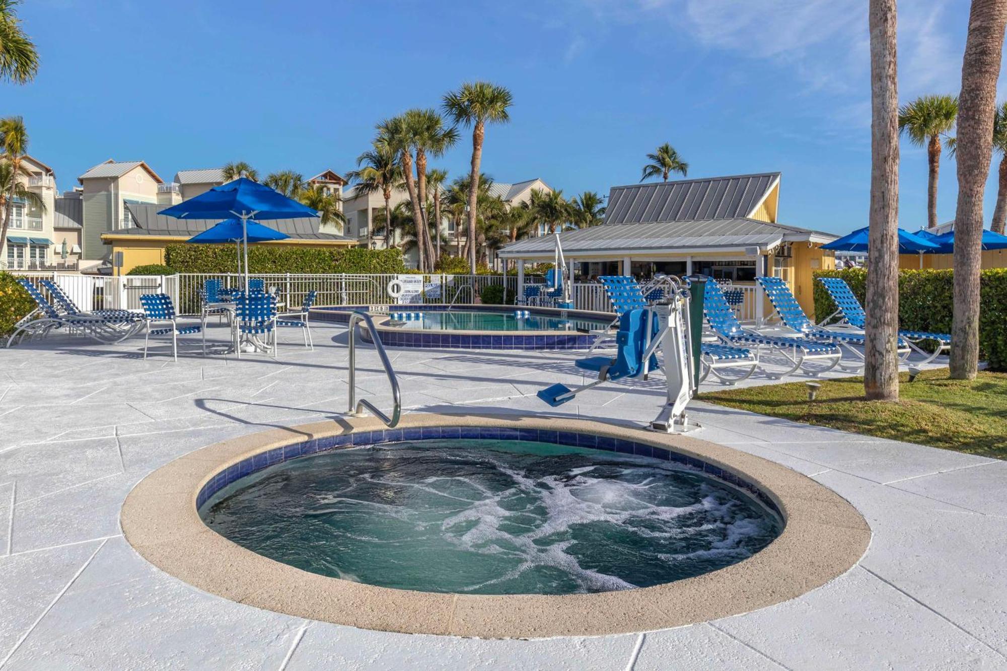 Hilton Vacation Club Charter Club Bay Naples