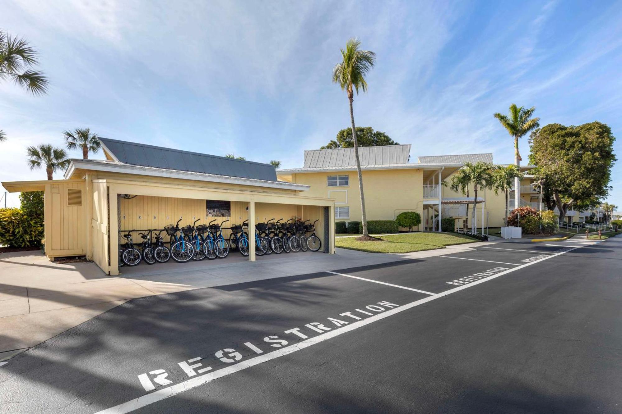 Hilton Vacation Club Charter Club Bay Resort Naples
